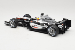 McLaren MP4-20 Mercedes #10 J.P. Montoya F1 2005 Minichamps 1:18 B66962338 Métal Moulé — image 5 sur 6