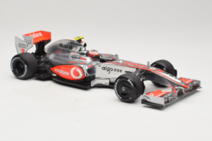 McLaren MP4-24 Mercedes #2 H. Kovalainen F1 2009 Dealer Edition Minichamps 1:18 B66960041 Métal Moulé — image 4 sur 7