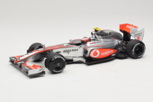 McLaren MP4-24 Mercedes #2 H. Kovalainen F1 2009 Dealer Edition Minichamps 1:18 B66960041 Métal Moulé