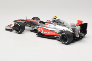 McLaren MP4-24 Mercedes #2 H. Kovalainen F1 2009 Dealer Edition Minichamps 1:18 B66960041 Métal Moulé — image 5 sur 7