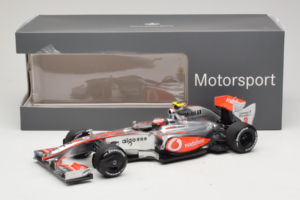 McLaren MP4-24 Mercedes #2 H. Kovalainen F1 2009 Dealer Edition Minichamps 1:18 B66960041 Métal Moulé — image 7 sur 7