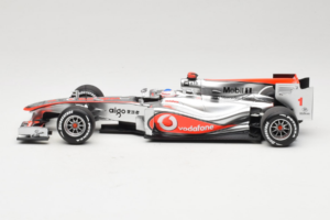 McLaren MP4-25 Mercedes #1 J. Button Vodafone McLaren Showcar F1 2010 Minichamps 1:18 530101801 Métal Moulé — image 3 sur 7