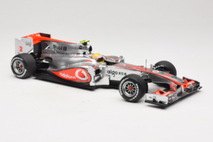 McLaren MP4-25 Mercedes #2 L. Hamilton Vodafone McLaren F1 2010 Minichamps 1:18 530101802 Métal Moulé — image 4 sur 7