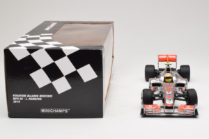 McLaren MP4-25 Mercedes #2 L. Hamilton Vodafone McLaren F1 2010 Minichamps 1:18 530101802 Métal Moulé — image 7 sur 7