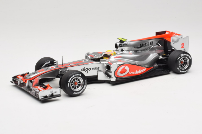 McLaren MP4-25 Mercedes #2 L. Hamilton Vodafone McLaren F1 2010 Minichamps 1:18 530101802 Métal Moulé