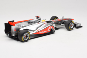 McLaren MP4-26 Mercedes #3 L. Hamilton Vodafone McLaren Showcar F1 2011 Minichamps 1:18 530111873 Métal Moulé — image 2 sur 7