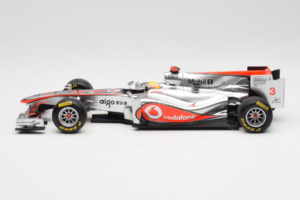 McLaren MP4-26 Mercedes #3 L. Hamilton Vodafone McLaren Showcar F1 2011 Minichamps 1:18 530111873 Métal Moulé — image 3 sur 7