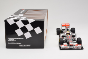 McLaren MP4-26 Mercedes #3 L. Hamilton Vodafone McLaren Showcar F1 2011 Minichamps 1:18 530111873 Métal Moulé — image 7 sur 7