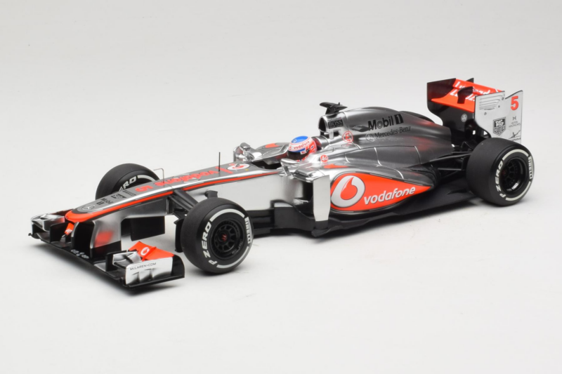 McLaren MP4-28 Mercedes #5 J. Button Vodafone McLaren F1 2013 Minichamps 1:18 530131805 Métal Moulé