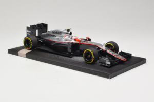 McLaren MP4-30 Honda #22 J. Button McLaren Honda F1 Team Australian Grand Prix 2015 Minichamps 1:18 537151822 Métal Moulé — image 4 sur 7