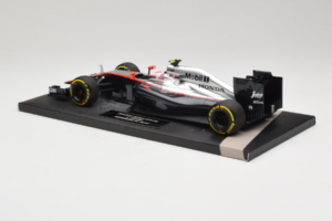 McLaren MP4-30 Honda #22 J. Button McLaren Honda F1 Team Australian Grand Prix 2015 Minichamps 1:18 537151822 Métal Moulé — image 5 sur 7