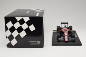 McLaren MP4-30 Honda #22 J. Button McLaren Honda F1 Team Australian Grand Prix 2015 Minichamps 1:18 537151822 Métal Moulé — image 6 sur 7