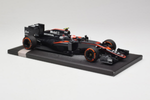 McLaren MP4-30 Honda #22 J. Button McLaren Honda F1 Team Spanish Grand Prix 2015 Minichamps 1:18 537151122 Métal Moulé — image 4 sur 7