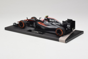 McLaren MP4-30 Honda #22 J. Button McLaren Honda F1 Team Spanish Grand Prix 2015 Minichamps 1:18 537151122 Métal Moulé — image 5 sur 7