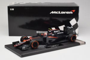 McLaren MP4-30 Honda #22 J. Button McLaren Honda F1 Team Spanish Grand Prix 2015 Minichamps 1:18 537151122 Métal Moulé — image 7 sur 7