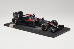 McLaren MP4-31 Honda #22 J. Button McLaren Honda F1 Team Chinese Grand Prix 2016 Minichamps 1:18 537161822 Métal Moulé — image 4 sur 7