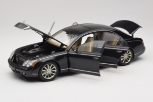 Maybach 57S Noir AUTOart 1:18 76156 Métal Moulé — image 2 sur 7