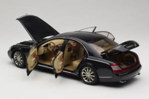 Maybach 57S Noir AUTOart 1:18 76156 Métal Moulé — image 5 sur 7