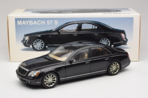 Maybach 57S Noir AUTOart 1:18 76156 Métal Moulé — image 7 sur 7