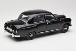 Mercedes 180 W120 Ponton Noir Revell 1:18 08973 Métal Moulé — image 3 sur 8