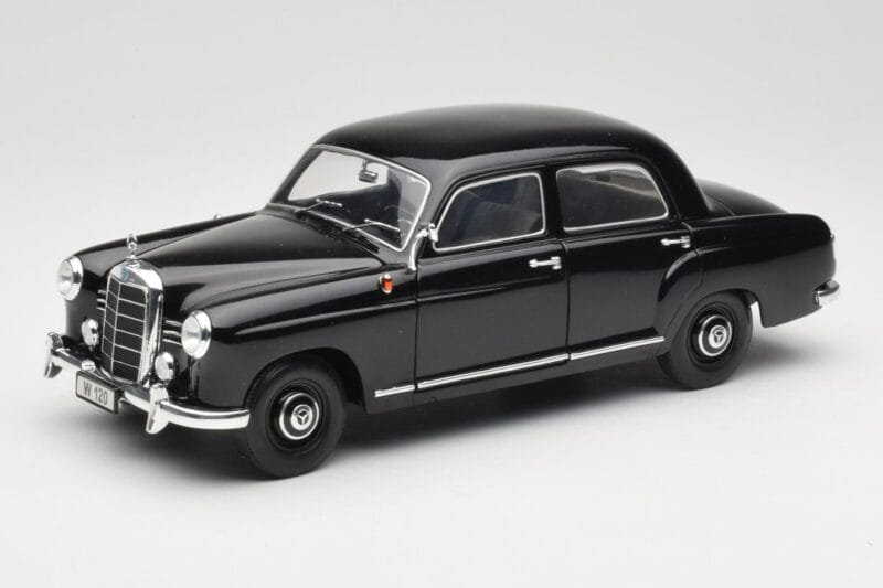 Mercedes 180 W120 Ponton Noir Revell 1:18 08973 Métal Moulé
