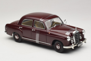 Mercedes 180 Ponton Rouge Foncé Revell 1:18 08876 Métal Moulé — image 4 sur 6