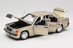 Mercedes 190E W201 2.3-16 Smoke Silver Metallic Norev 1:18 183831 Métal Moulé — image 2 sur 8