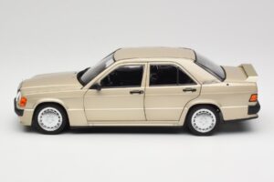 Mercedes 190E W201 2.3-16 Smoke Silver Metallic Norev 1:18 183831 Métal Moulé — image 4 sur 8