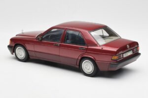 Mercedes 190E W201 2.0 Rouge Dealer Edition AUTOart 1:18 B66040383 Métal Moulé — image 7 sur 8