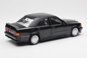 Mercedes 190E 2.3-16 W201 Noir Édition Concessionnaire Norev 1:18 B66040663 Métal Moulé — image 3 sur 8