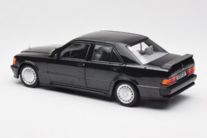 Mercedes 190E 2.3-16 W201 Noir Édition Concessionnaire Norev 1:18 B66040663 Métal Moulé — image 7 sur 8