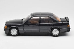 Mercedes 190E 2.3-16 W201 Bleu Noir Metallic AUTOart 1:18 76122 Métal Moulé — image 4 sur 8