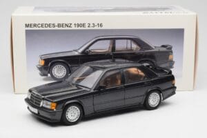 Mercedes 190E 2.3-16 W201 Bleu Noir Metallic AUTOart 1:18 76122 Métal Moulé — image 8 sur 8