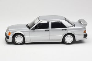 Mercedes 190E 2.5-16 EVO 1 W201 Argent Minichamps 1:18 155036001 Métal Moulé — image 3 sur 6