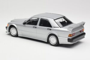 Mercedes 190E 2.5-16 EVO 1 W201 Argent Minichamps 1:18 155036001 Métal Moulé — image 5 sur 6