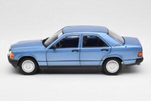 Mercedes 190E W201 Diamond Bleu Édition Concessionnaire Norev 1:18 B66040661 Métal Moulé — image 4 sur 8