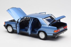 Mercedes 190E W201 Diamond Bleu Édition Concessionnaire Norev 1:18 B66040661 Métal Moulé — image 5 sur 8