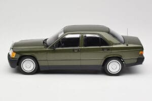 Mercedes 190E W201 Vert Métallisé Minichamps 1:18 155037001 Métal Moulé — image 3 sur 6
