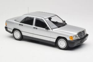 Mercedes 190E W201 Argent Minichamps 1:18 155037004 Métal Moulé — image 4 sur 6