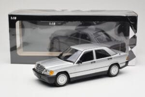 Mercedes 190E W201 Argent Minichamps 1:18 155037004 Métal Moulé — image 6 sur 6