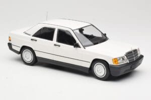 Mercedes 190E W201 Blanc Minichamps 1:18 155037002 Métal Moulé — image 4 sur 6