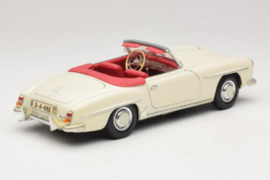 Mercedes 190SL Blanc Maisto 1:18 50274 Métal Moulé — image 3 sur 8