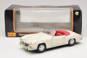 Mercedes 190SL Blanc Maisto 1:18 50274 Métal Moulé — image 8 sur 8