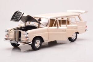 Mercedes 200 Universal W110 Crème Norev 1:18 183709 Métal Moulé — image 2 sur 8