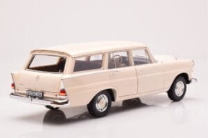 Mercedes 200 Universal W110 Crème Norev 1:18 183709 Métal Moulé — image 3 sur 8