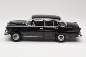 Mercedes 200 W110 Noir Norev 1:18 183574 Métal Moulé — image 4 sur 8