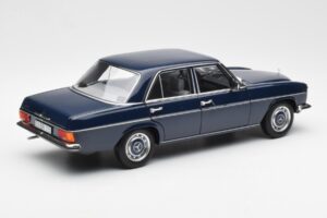 Mercedes 200 W114 Midnight Bleu Édition Concessionnaire Norev 1:18 B66040694 Métal Moulé — image 3 sur 8