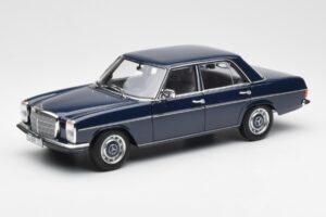 Mercedes 200 W114 Midnight Bleu Édition Concessionnaire Norev 1:18 B66040694 Métal Moulé