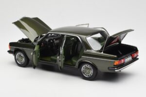 Mercedes 200 W123 Cypress Vert Métallique Édition Concessionnaire Norev 1:18 B66040654 Métal Moulé — image 5 sur 8