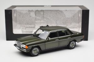 Mercedes 200 W123 Cypress Vert Métallique Édition Concessionnaire Norev 1:18 B66040654 Métal Moulé — image 8 sur 8